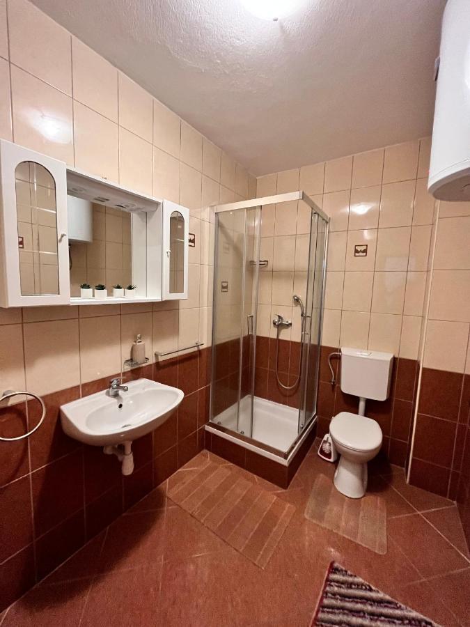 Apartments By The Sea Metajna, Pag - 6465 المظهر الخارجي الصورة