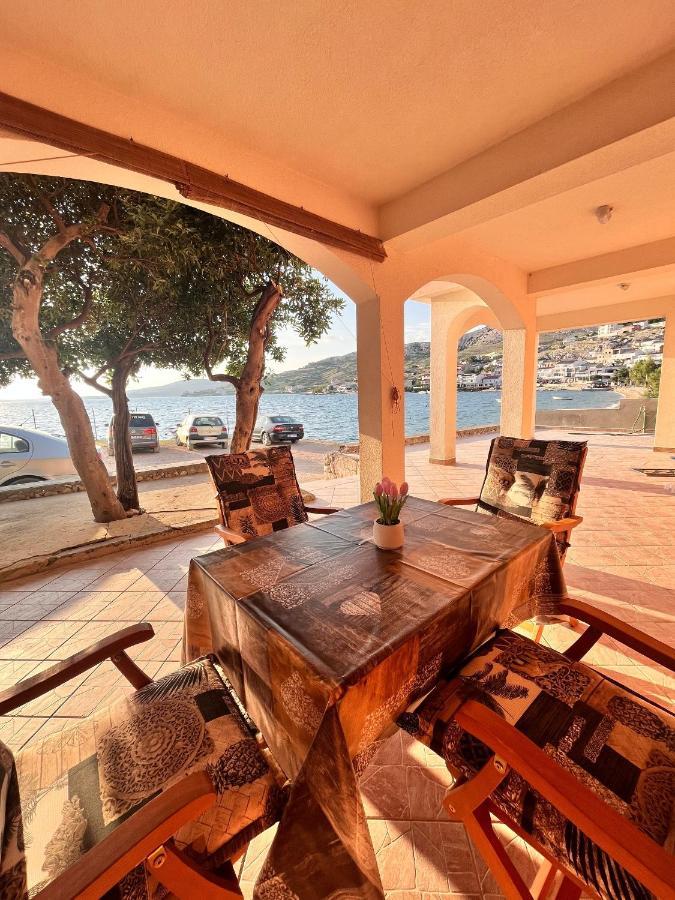 Apartments By The Sea Metajna, Pag - 6465 المظهر الخارجي الصورة