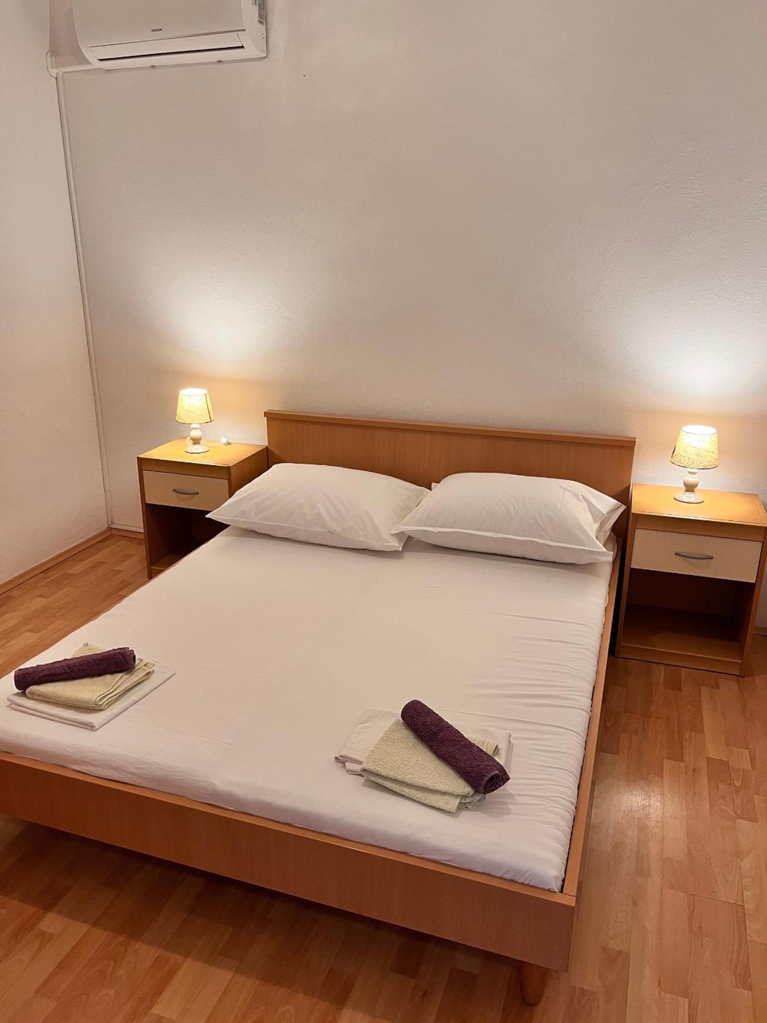 Apartments By The Sea Metajna, Pag - 6465 الغرفة الصورة