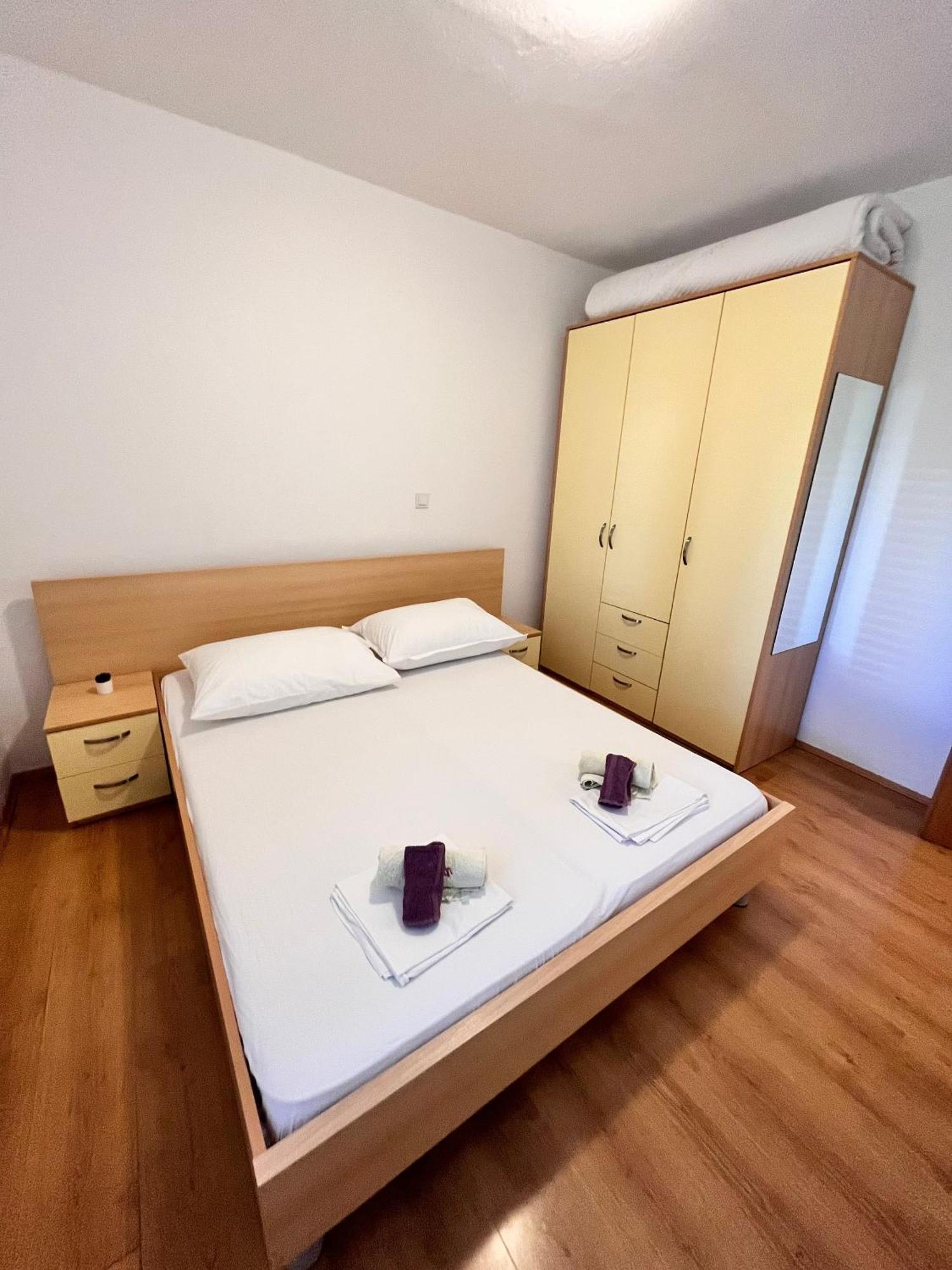 Apartments By The Sea Metajna, Pag - 6465 الغرفة الصورة